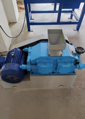 Μικρός θραυστήρας διπλού κυλίνδρου 1500kg/H με υψηλή ενεργειακή χρήση